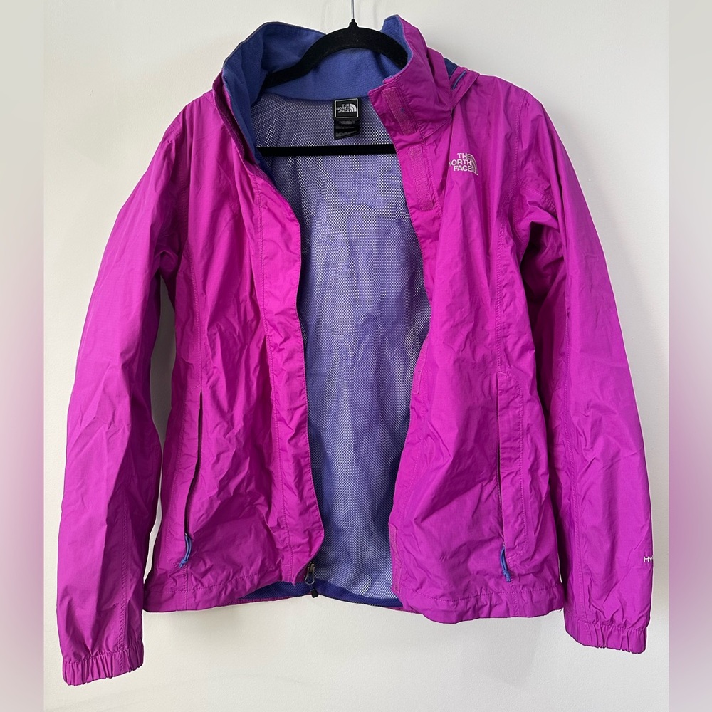 The North Face Women's Magenta Jacket - Picture 2 of 11